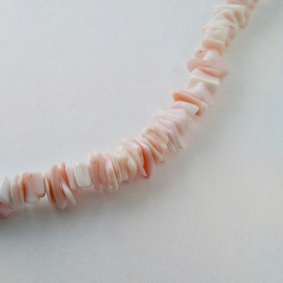 VTG 70s Hawaiian Pink & White Puka Chip Shell Necklace - Picture 5 of 6